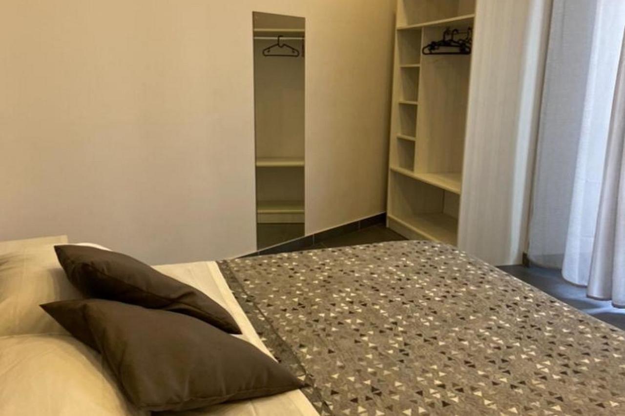 Hotel Poerio Наполи Екстериор снимка