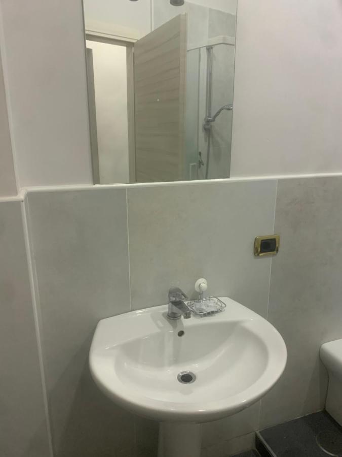 Hotel Poerio Наполи Екстериор снимка