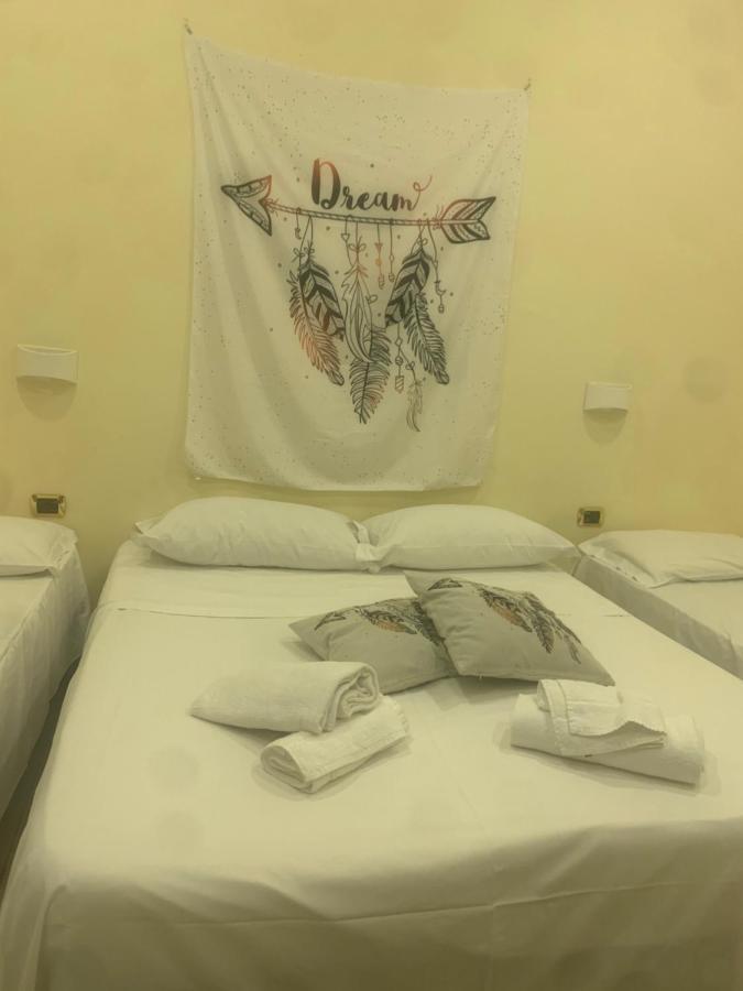 Hotel Poerio Наполи Екстериор снимка