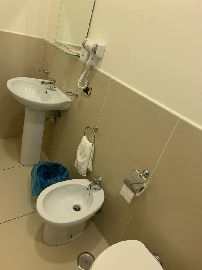 Hotel Poerio Наполи Екстериор снимка