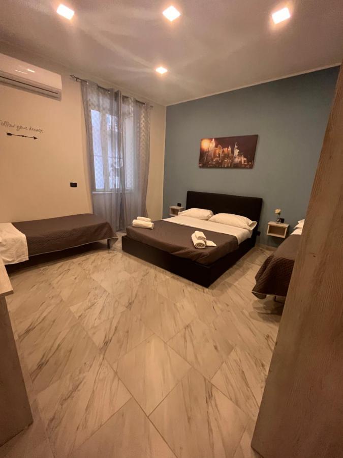 Hotel Poerio Наполи Екстериор снимка