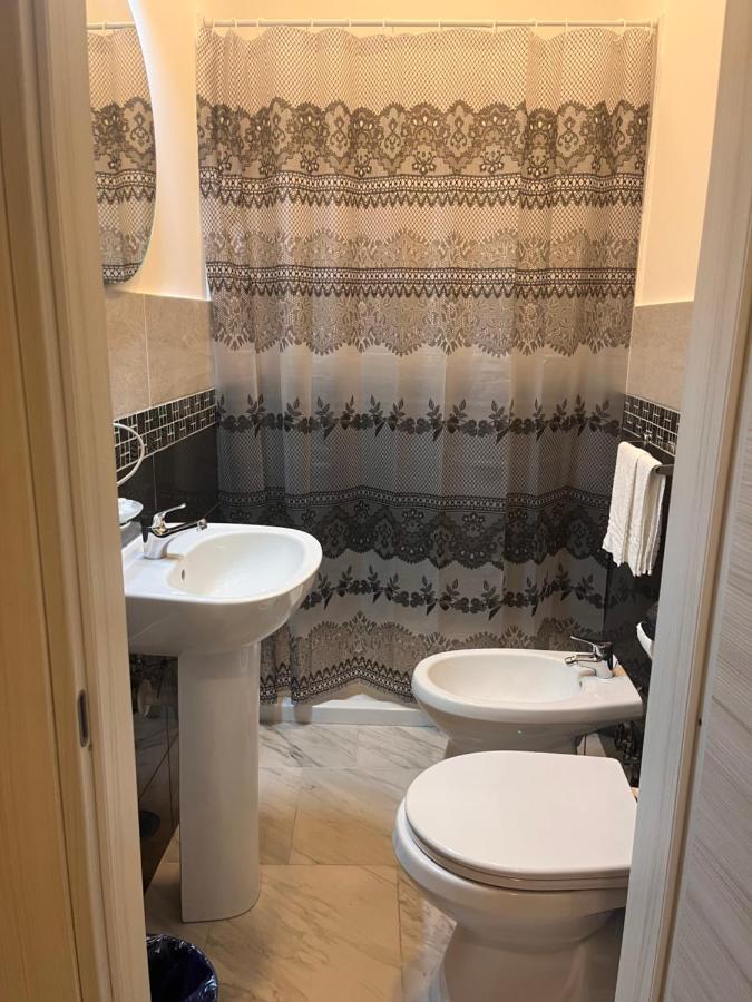 Hotel Poerio Наполи Екстериор снимка